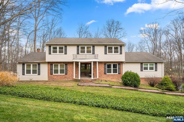 639 Pawnee Lane, Franklin Lakes, NJ 07417