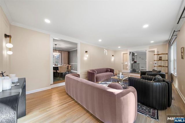 639 Pawnee Lane, Franklin Lakes, NJ 07417