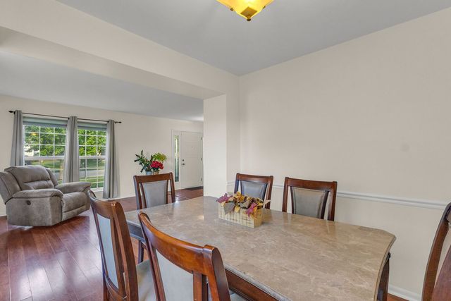 1807 Van Dyke Lane, Carpentersville, IL 60110