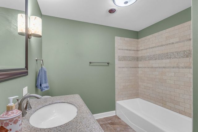 1807 Van Dyke Lane, Carpentersville, IL 60110