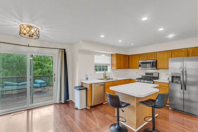 1807 Van Dyke Lane, Carpentersville, IL 60110