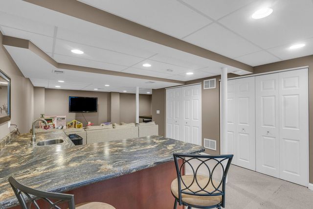 1807 Van Dyke Lane, Carpentersville, IL 60110