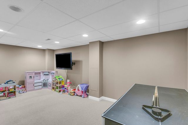 1807 Van Dyke Lane, Carpentersville, IL 60110