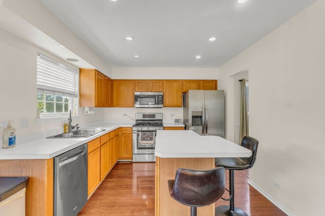 1807 Van Dyke Lane, Carpentersville, IL 60110