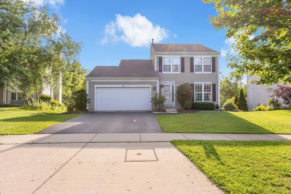 1807 Van Dyke Lane, Carpentersville, IL 60110