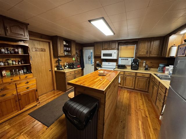 2762 W Southern Avenue, Baldwin, MI 49304