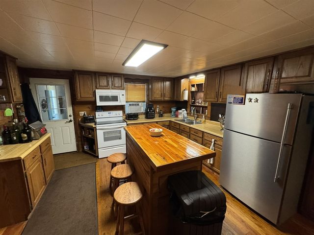 2762 W Southern Avenue, Baldwin, MI 49304