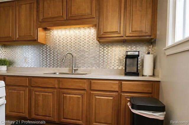 31274 Fernwood Street, Westland, MI 48186