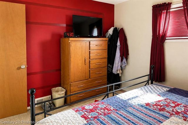 31274 Fernwood Street, Westland, MI 48186