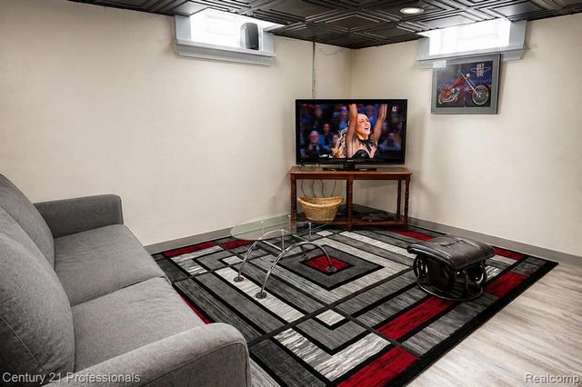 31274 Fernwood Street, Westland, MI 48186