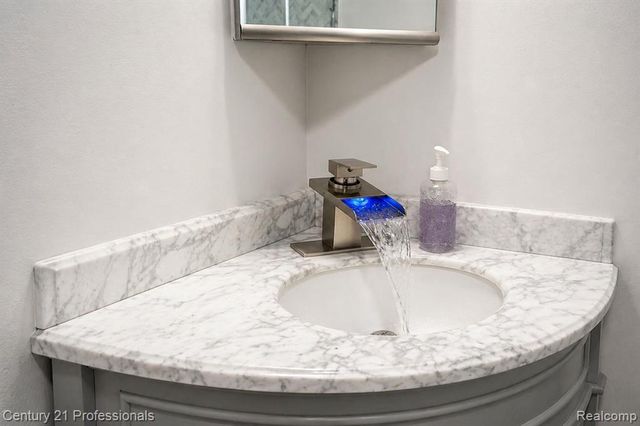 31274 Fernwood Street, Westland, MI 48186