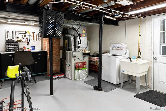 31274 Fernwood Street, Westland, MI 48186