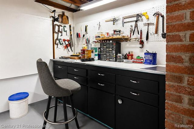 31274 Fernwood Street, Westland, MI 48186