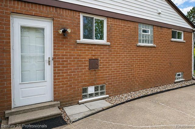 31274 Fernwood Street, Westland, MI 48186