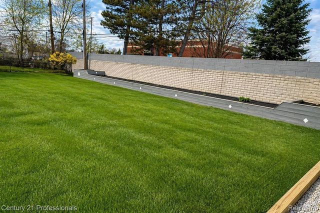 31274 Fernwood Street, Westland, MI 48186