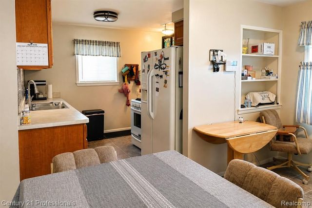 31274 Fernwood Street, Westland, MI 48186