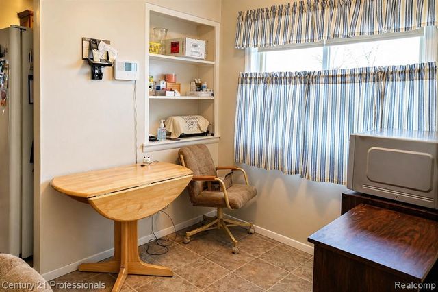 31274 Fernwood Street, Westland, MI 48186