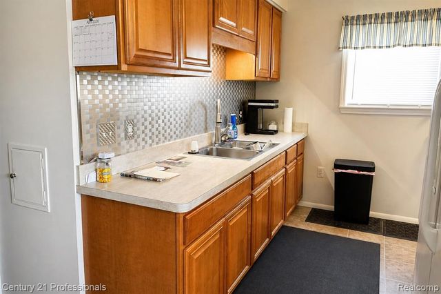 31274 Fernwood Street, Westland, MI 48186