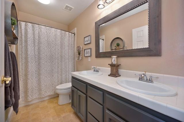 1685 Iroquois Rd, Rocklin, CA 95765