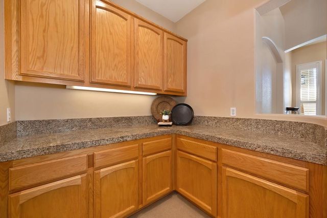 1685 Iroquois Rd, Rocklin, CA 95765