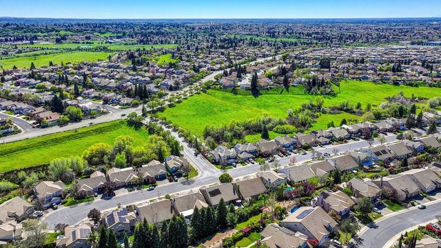 1685 Iroquois Rd, Rocklin, CA 95765