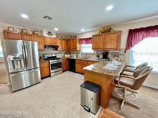 106 Chesterfield Lane, Toms River, NJ 08757