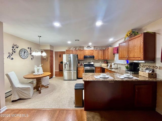 106 Chesterfield Lane, Toms River, NJ 08757