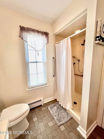 106 Chesterfield Lane, Toms River, NJ 08757