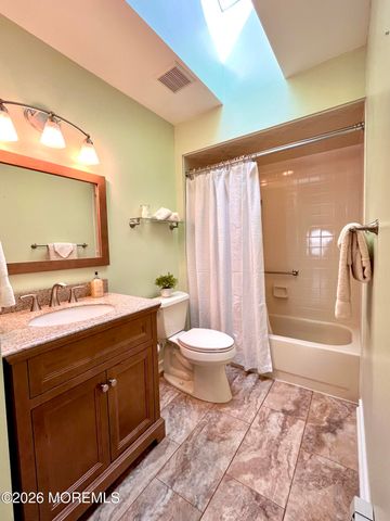 106 Chesterfield Lane, Toms River, NJ 08757