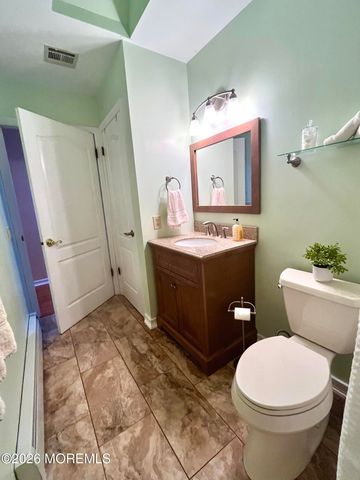 106 Chesterfield Lane, Toms River, NJ 08757