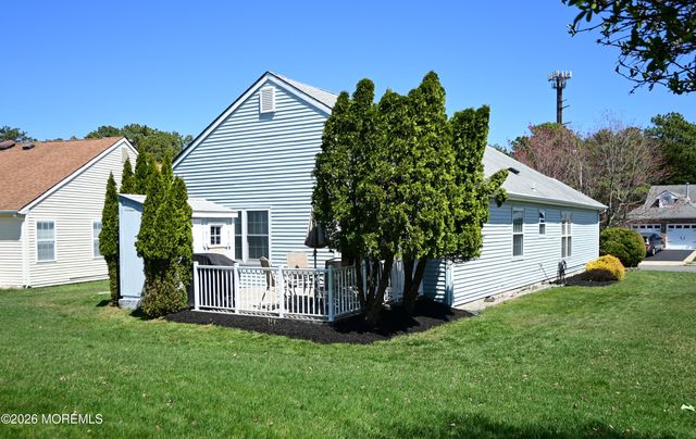 106 Chesterfield Lane, Toms River, NJ 08757
