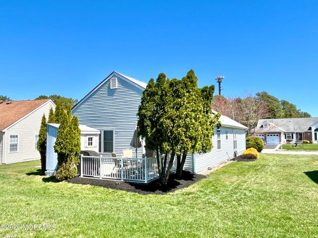 106 Chesterfield Lane, Toms River, NJ 08757