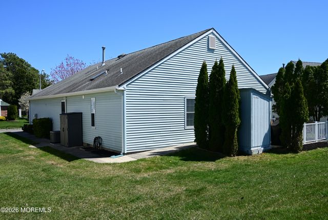 106 Chesterfield Lane, Toms River, NJ 08757