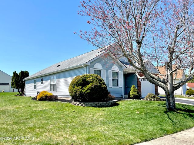 106 Chesterfield Lane, Toms River, NJ 08757