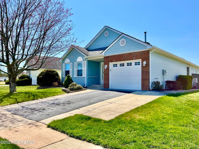 106 Chesterfield Lane, Toms River, NJ 08757