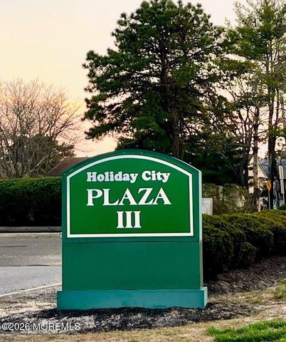 106 Chesterfield Lane, Toms River, NJ 08757