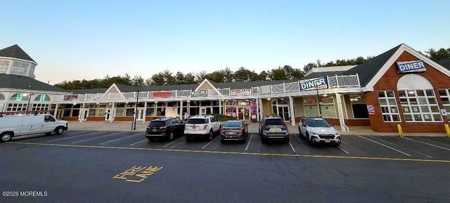 106 Chesterfield Lane, Toms River, NJ 08757