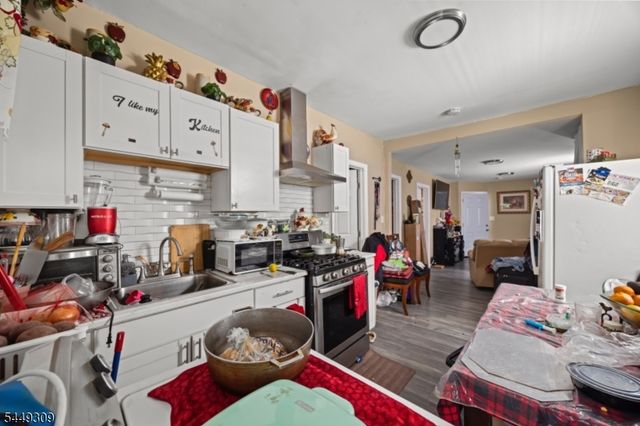 109 Lyon St, Paterson City, NJ 07524