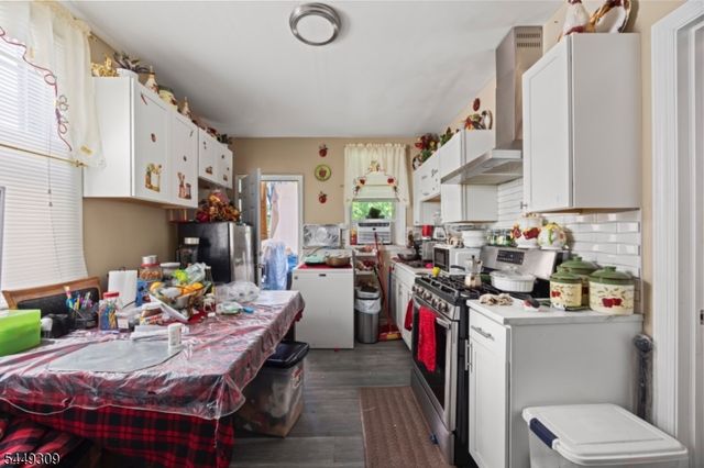 109 Lyon St, Paterson City, NJ 07524