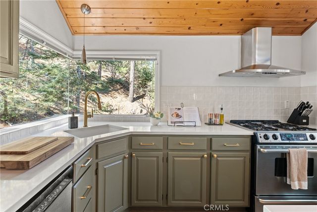 274 N Fairway, Lake Arrowhead, CA 92352