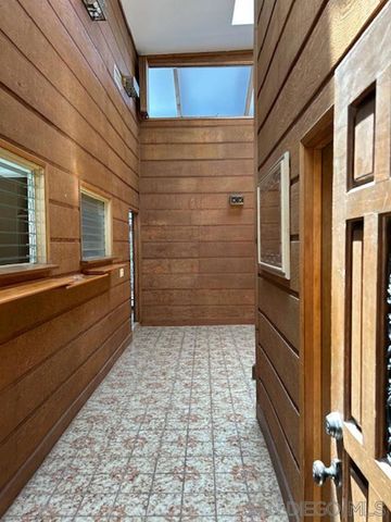 3154 Lloyd St, San Diego, CA 92117