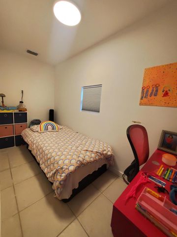 558 SE 27th Terrace 558, Boynton Beach, FL 33435