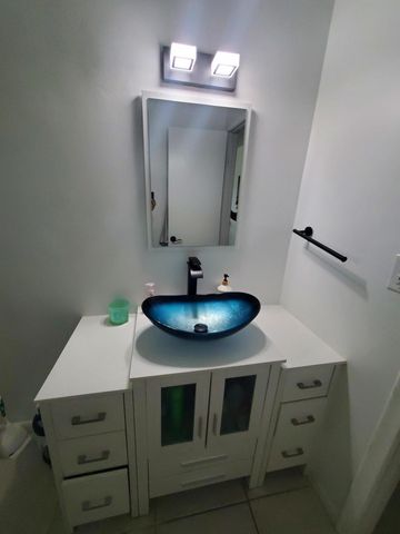 558 SE 27th Terrace 558, Boynton Beach, FL 33435