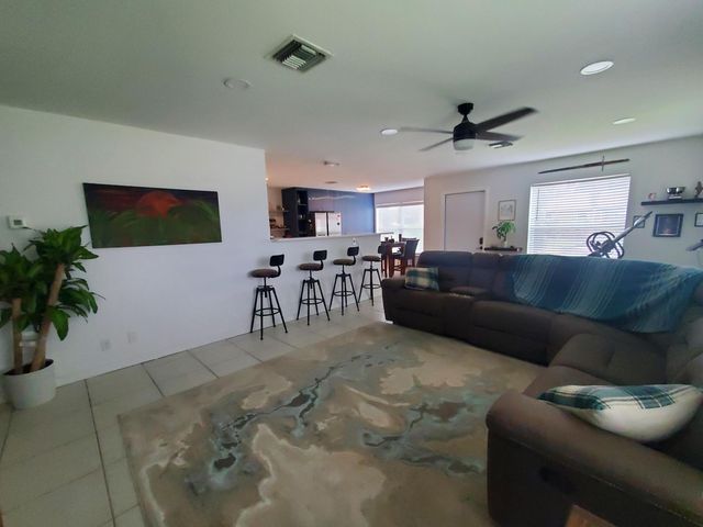 558 SE 27th Terrace 558, Boynton Beach, FL 33435