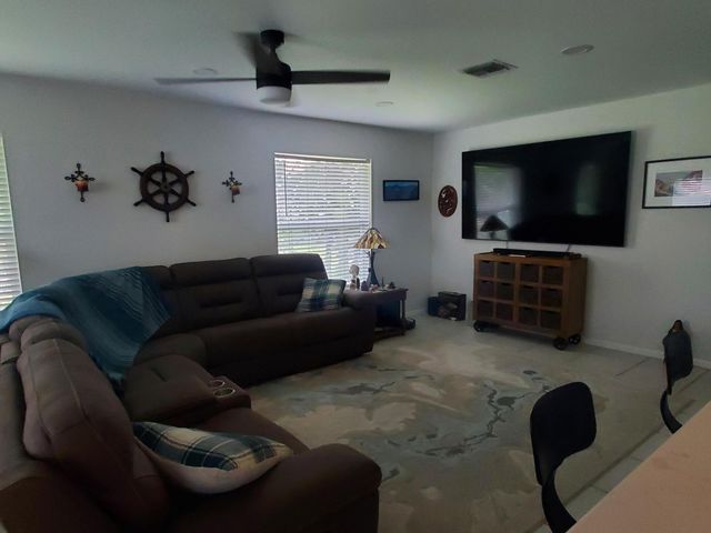 558 SE 27th Terrace 558, Boynton Beach, FL 33435