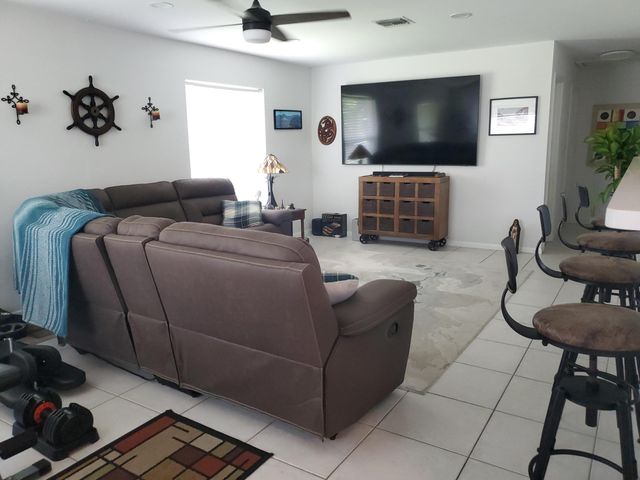 558 SE 27th Terrace 558, Boynton Beach, FL 33435