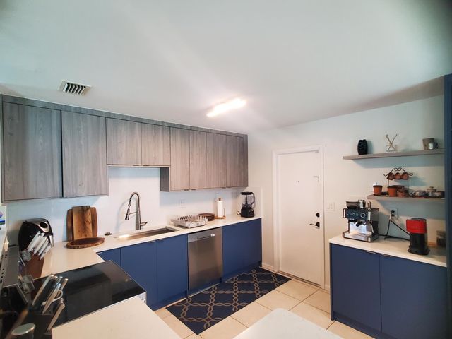 558 SE 27th Terrace 558, Boynton Beach, FL 33435