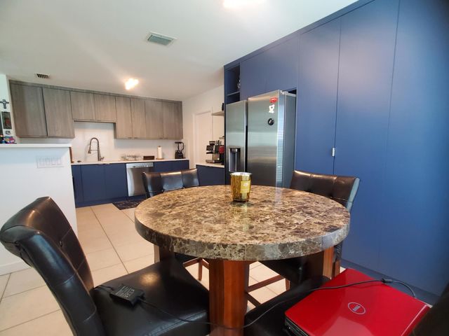 558 SE 27th Terrace 558, Boynton Beach, FL 33435