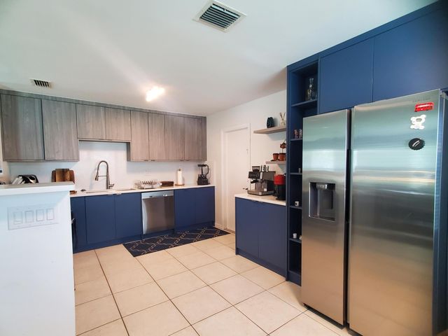 558 SE 27th Terrace 558, Boynton Beach, FL 33435
