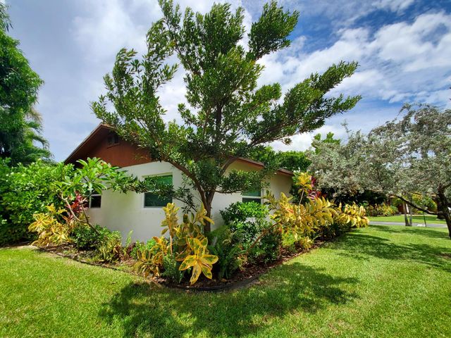 558 SE 27th Terrace 558, Boynton Beach, FL 33435